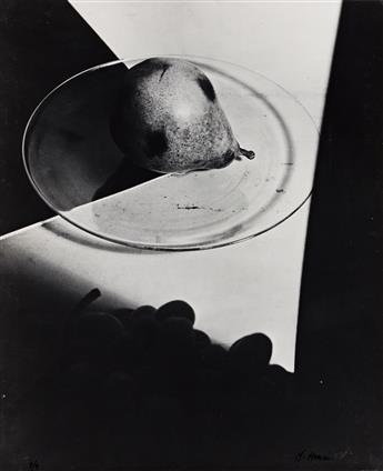 FLORENCE HENRI (1893-1982) A group of 5 photographs with abstract compositions.